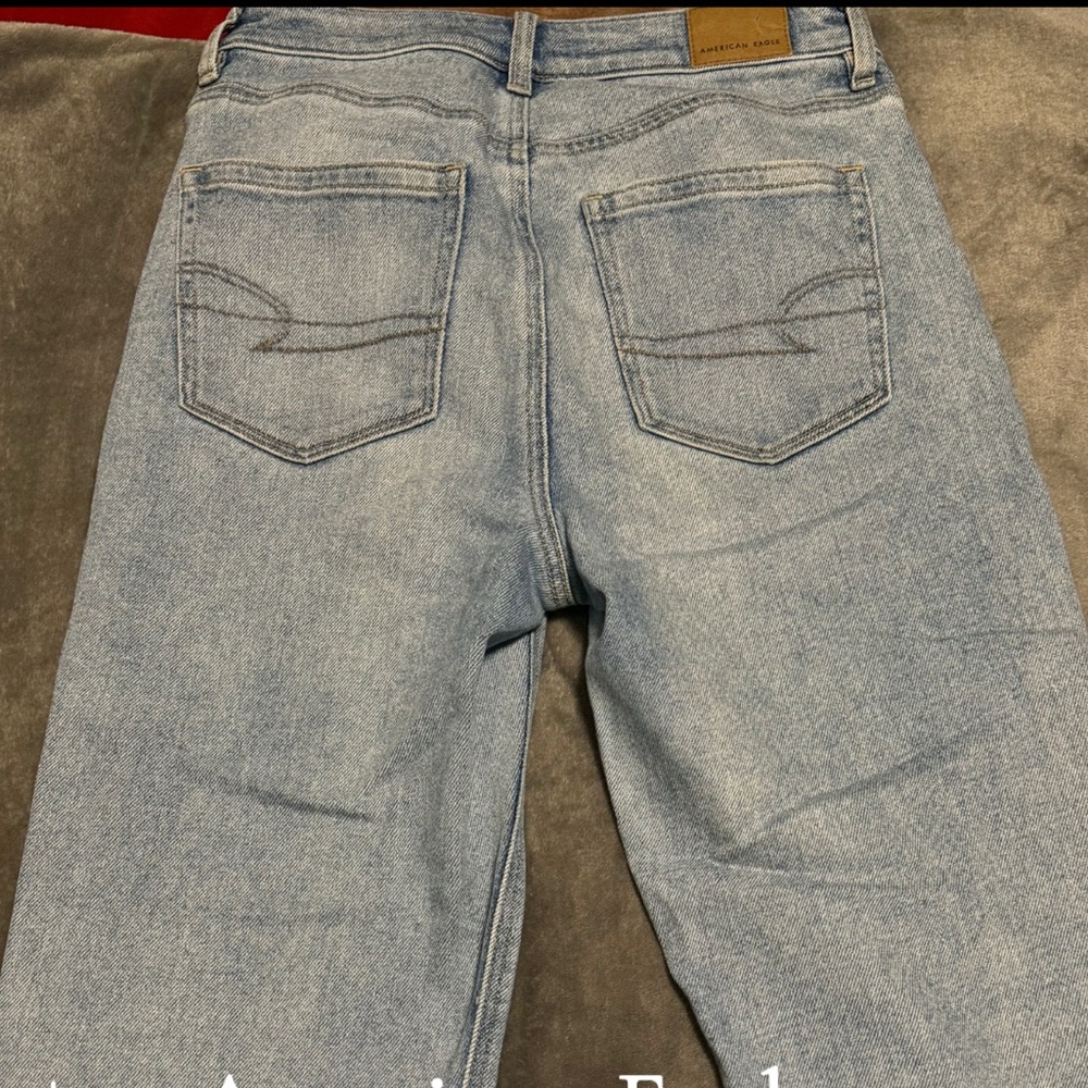 American Eagle Regular Mom Jeans💗